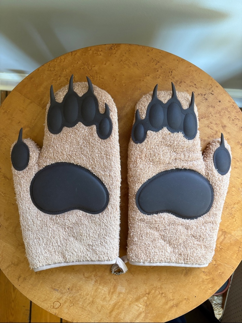 Bear Paw Oven Mittens